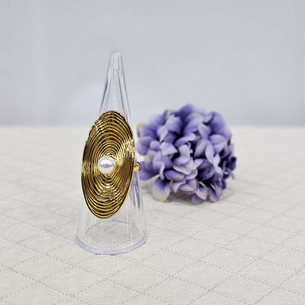 Oval Pearl Ring